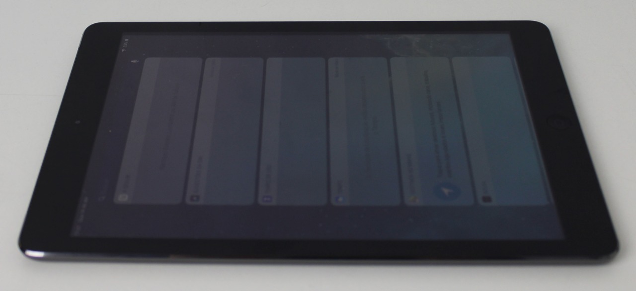iPad Air MD793BR/A 9.7" 64GB 4G - Cinza Espacial - Não enviamos