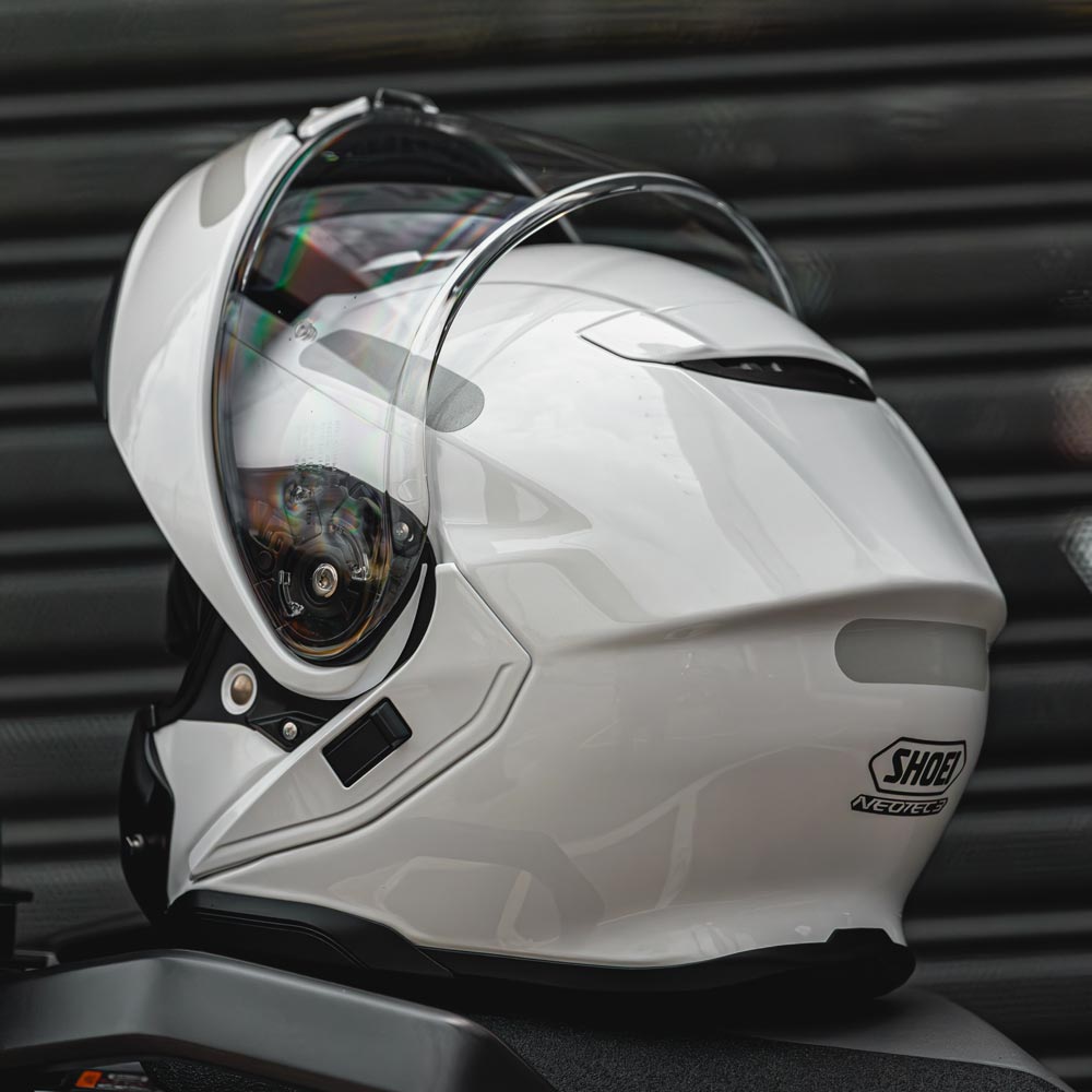 Capacete Shoei Neotec 3 Branco Escamoteável - Nova Centro Boutique Roupas para Motociclistas