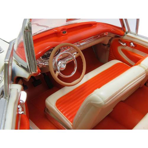1957 Oldsmobile Super 88 - Escala 1:18 - Yat Ming