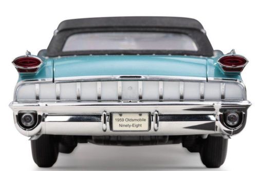 1959 Oldsmobile "98" Closed Convertible - Escala 1:18 - Sun Star