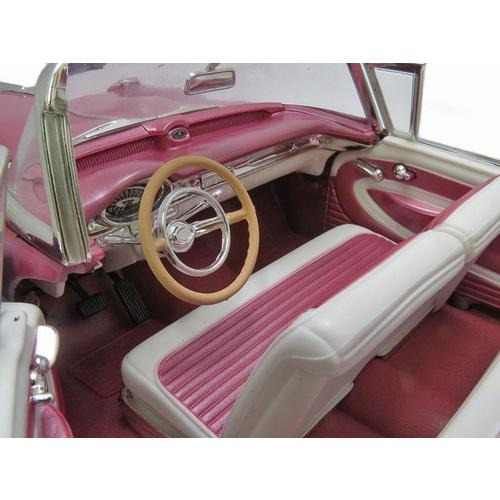 1957 Oldsmobile Super 88 - Escala 1:18 - Yat Ming