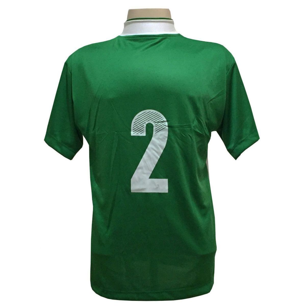 Uniforme Esportivo Completo modelo Suécia 14+1 (14 Camisas Verde/Branco + 14 Calções modelo Copa Verde/Branco + 14 Pares de Meiões Brancos + 1 Conjunto de Goleiro) + Brindes