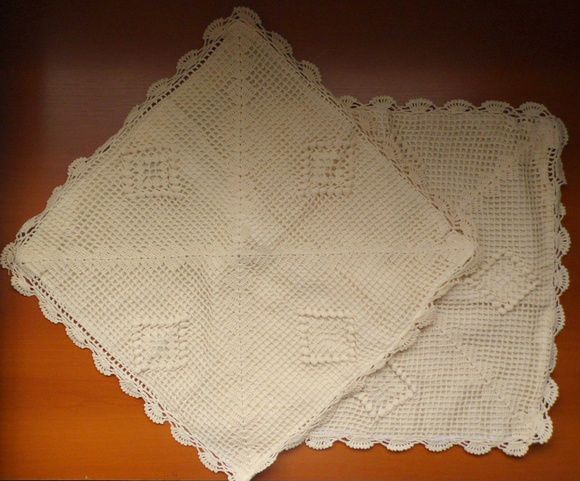 Capa de Almofada Crochet  bege  - Helô Reis Store