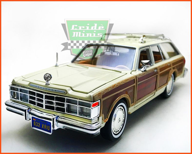 Chrysler LeBaron Town &amp; Country Wagon 1979 Creme - escala 1/24
