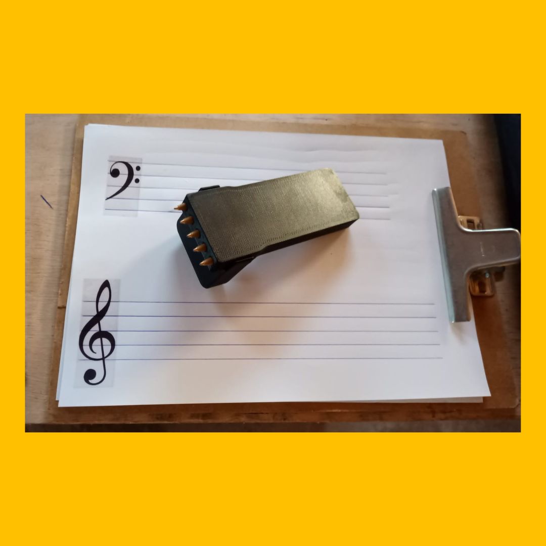 Caneta Pauta - Treine as notas com seus alunos | Linha Etna Musica Atípicos - BRINQUEMUS &amp; Loja Mineira do Músico | Perfeita para Aulas de Música - Musicalização - Recursos para Professores de Mús