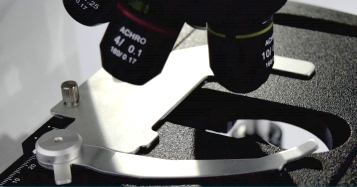 Microscópio Biológico Binocular de Ótica Finita Acromático GLAB  - Atlas Diagnóstica
