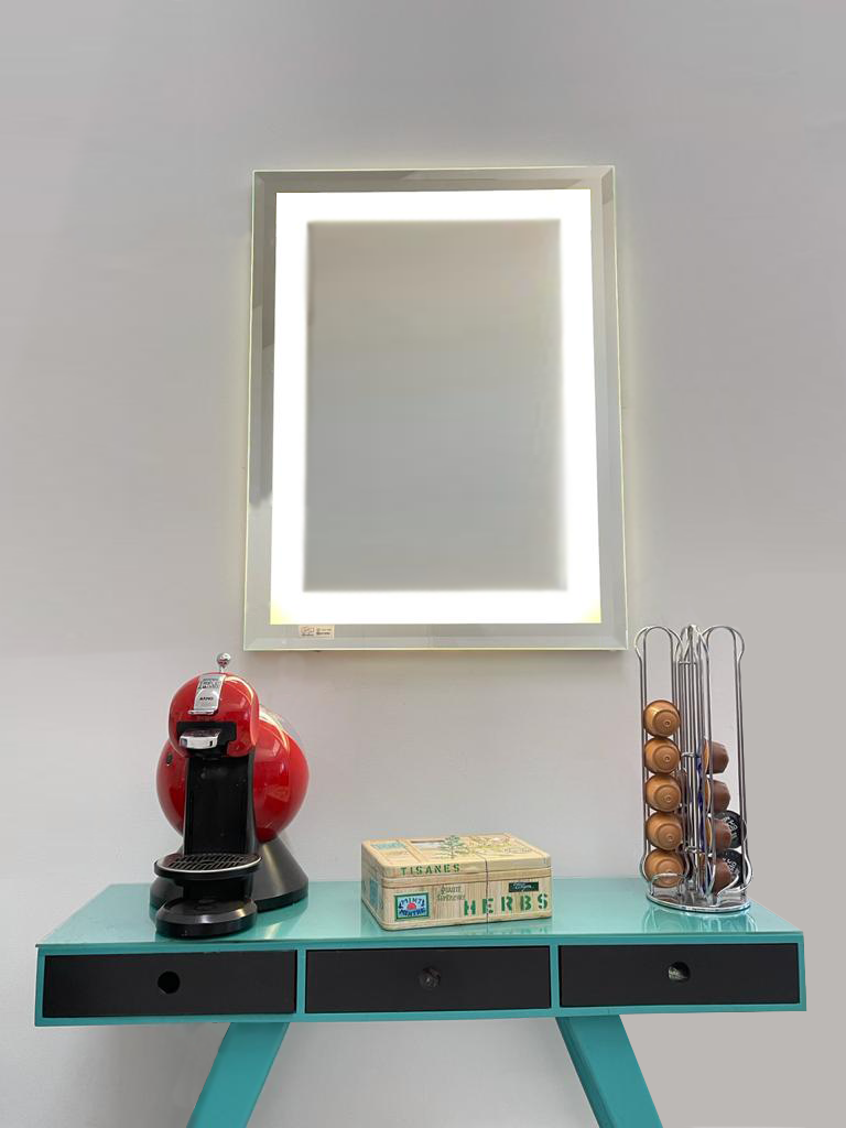 hunt organize shuttle Espelho LED Iluminado 60x80cm Maquiagem Penteadeira - Primo Lucce - Sua  loja de iluminação em LED!