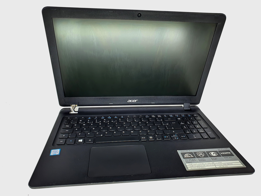 Notebook ACER i3 Sexta Geração - ACER ASPIRE ES1 com Processador Intel Core i3 Sexta Geração - RAM 4GB - HD 1TB - TELA 15,6