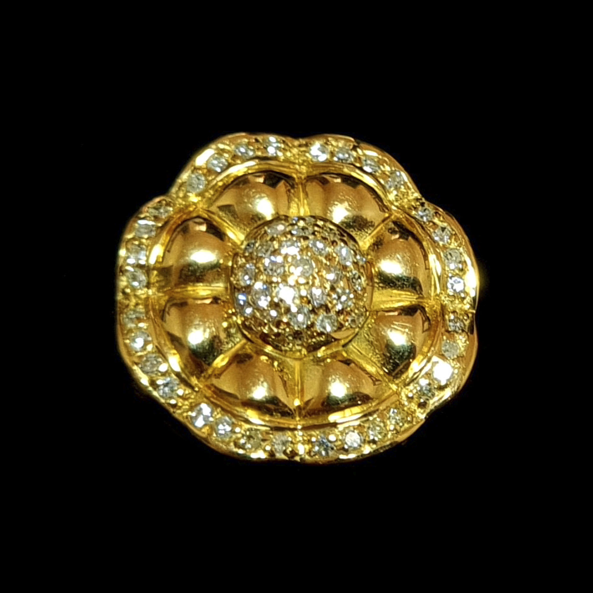 Anel Flor com Diamantes em Ouro 18 Kilates