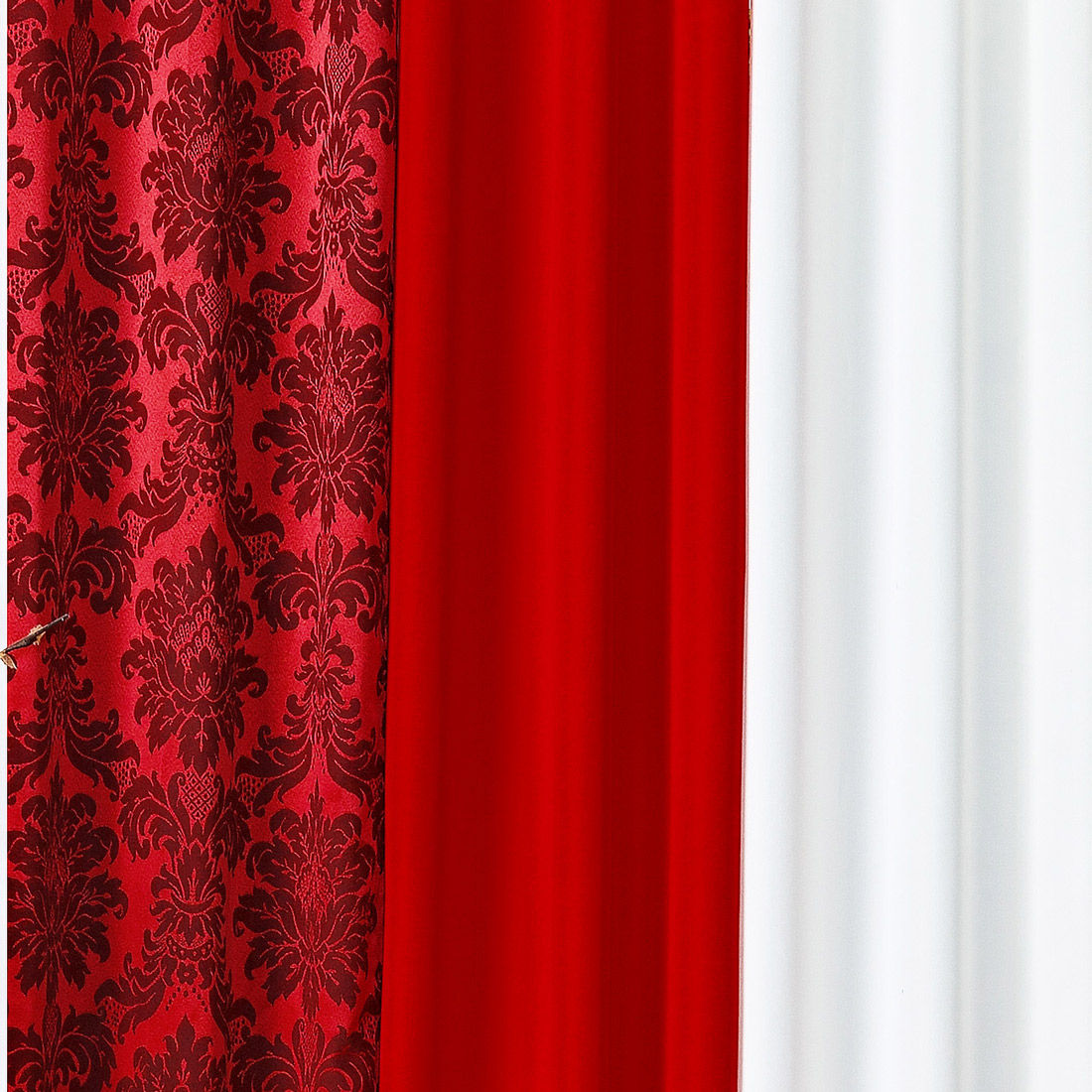 Cortina Yuna Vermelho/Palha 2,00m x 1,80m - Para Varão Simples
