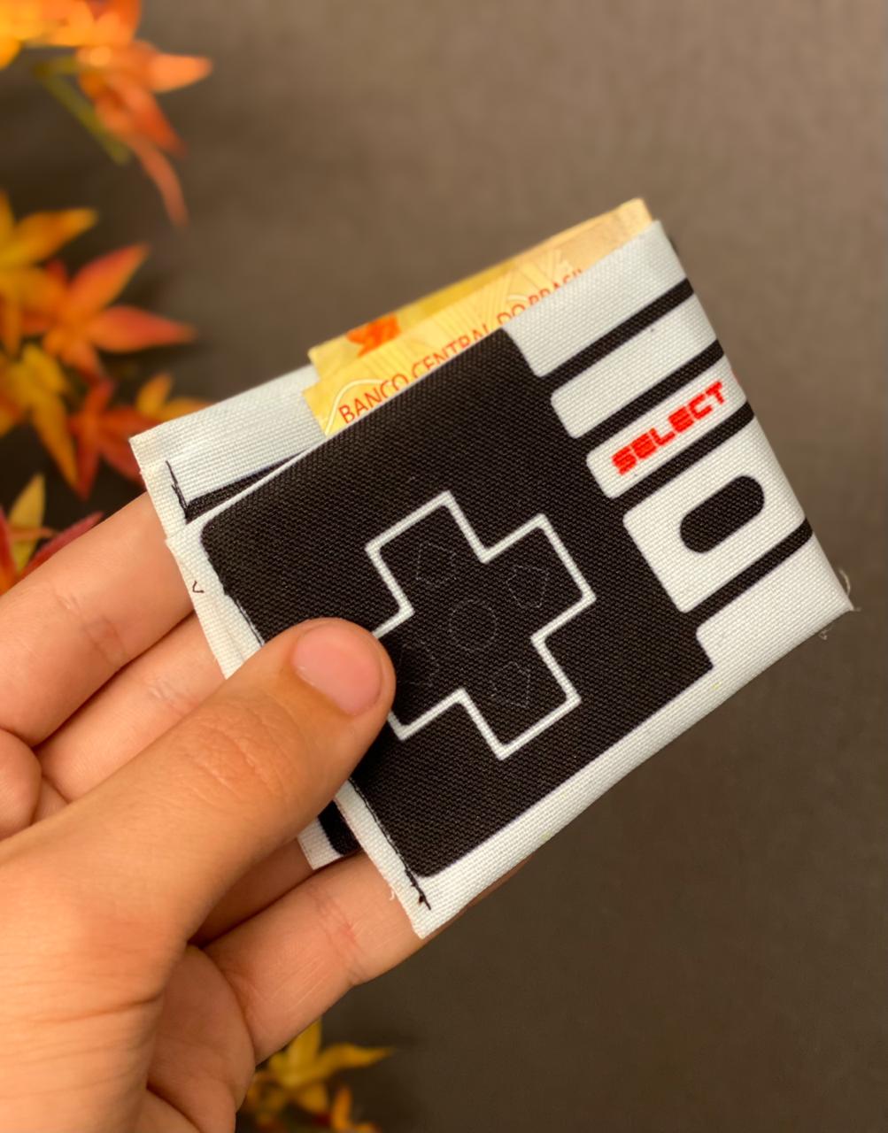 Carteira Controle NES (8-Bit): Nintendo (Cinza)