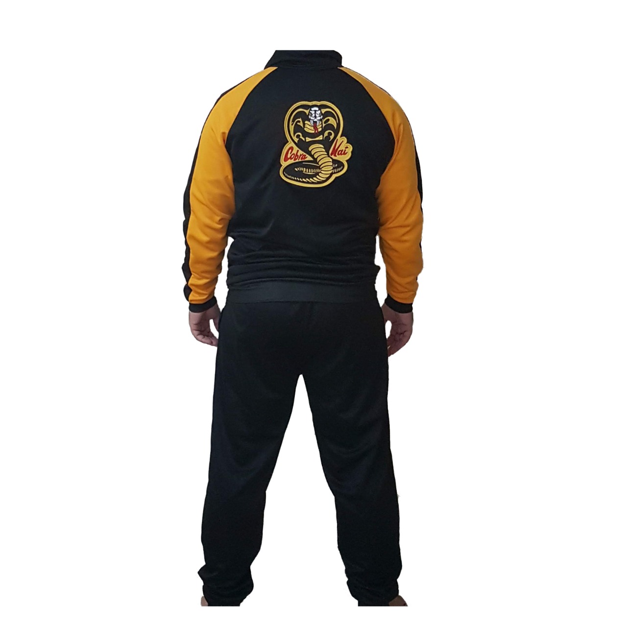 Agasalho Karate Cobra Kai preto com detalhes em amarelo + Brinde