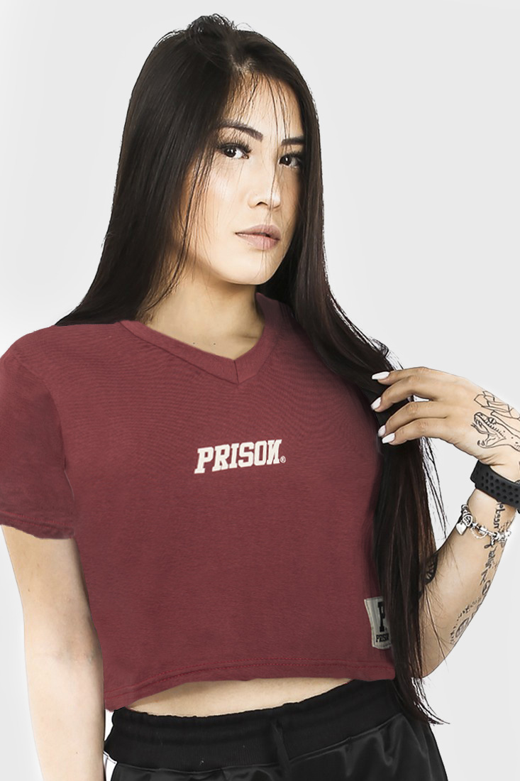 Camiseta Cropped Prison Color wine