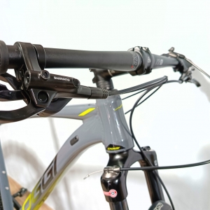 Bicicleta OGGI 7.2 2022 - 11v Shimano Deore com K7 11/51 dentes - Freios Shimano Hidráulico- Grafite/Preto/Amarelo