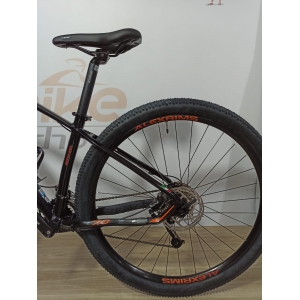 Bicicleta OGGI Big Wheel 7.0 aro 29 2022 - 18V Shimano Alivio - Freio Logan Hidráulico - Preto/Laranja