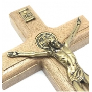 Crucifixo Madeira de Parede 17cm C/São Bento OV