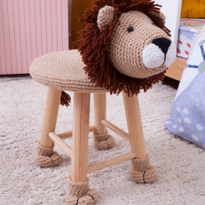Banquinho Infantil Forrado em Crochet - Leão