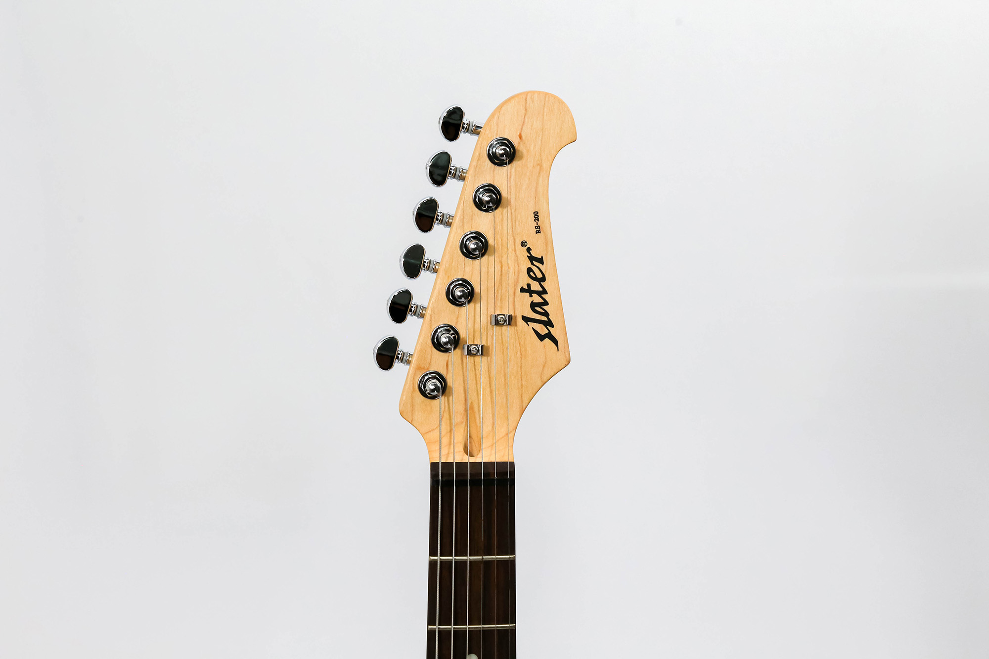 Guitarra Condor Stratocaster Slater Custom 200r Blk - Grupo Solmaior