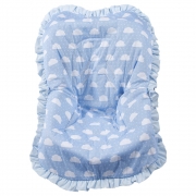 Capa Bebê Conforto Azul com Nuvens Branca Babado Passeio Coleção Nuvenzinha