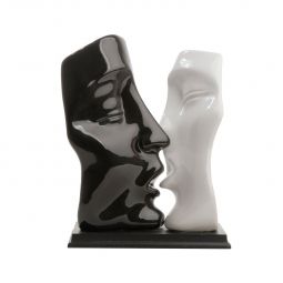 Estatueta 29,5 cm de cerâmica branco e preto Casal Namorados Beijo Prestige - 1816
