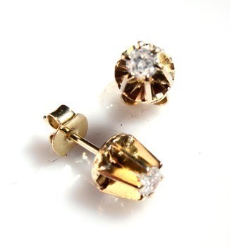 Brinco Diamante Classico 32 Pontos Ouro 18K Tradicional K895