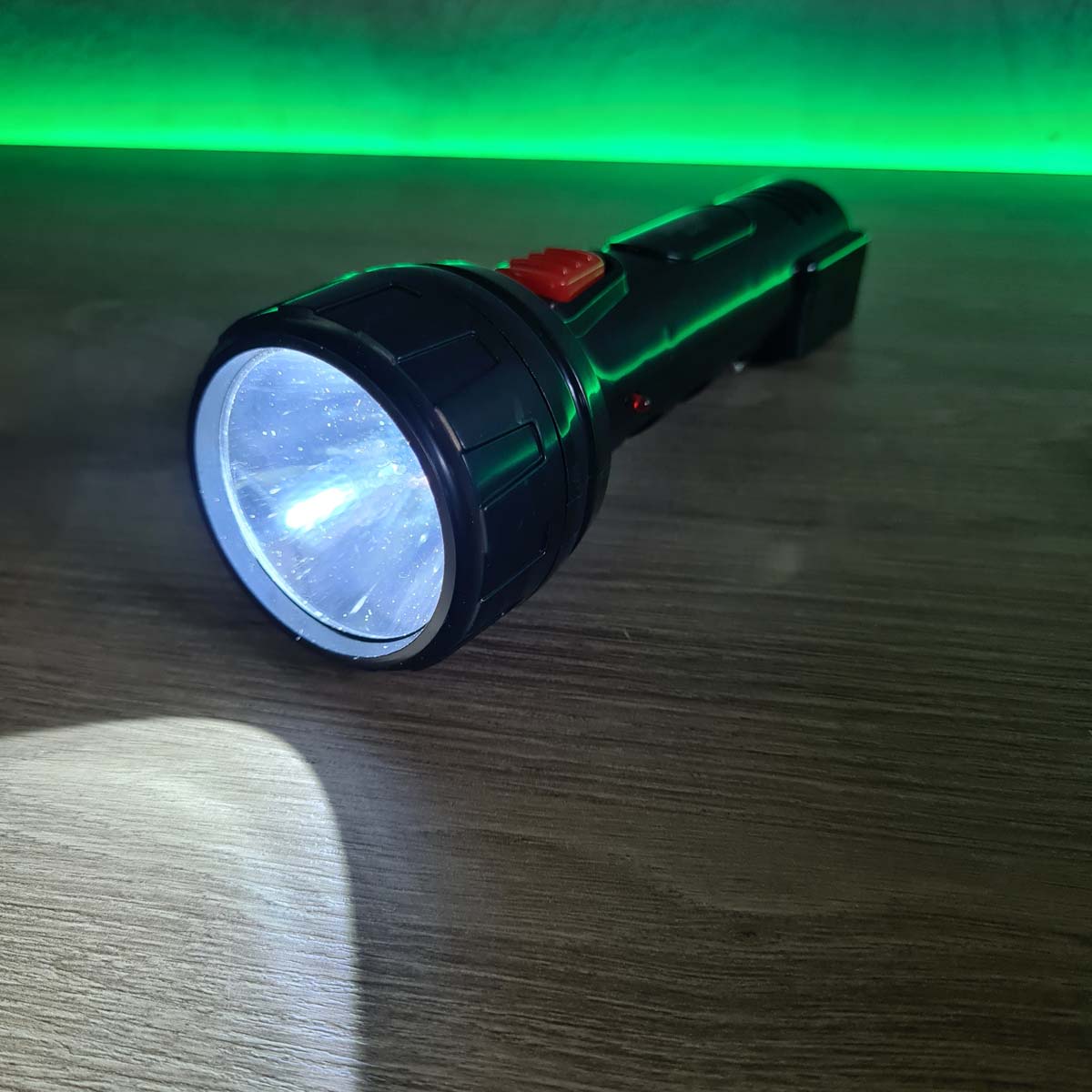 Lanterna Recarregável Bivolt de LED para Camping Pesca Residências SS-851 SHUNSHI