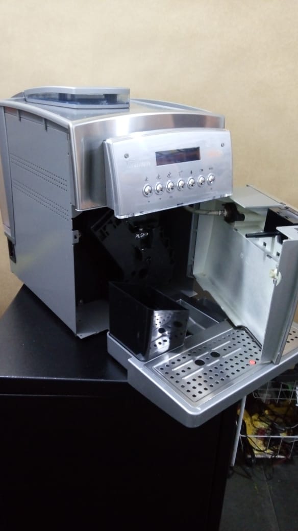 Máquina de Café Expresso Gaggia Titanium Usada (Semi Nova)