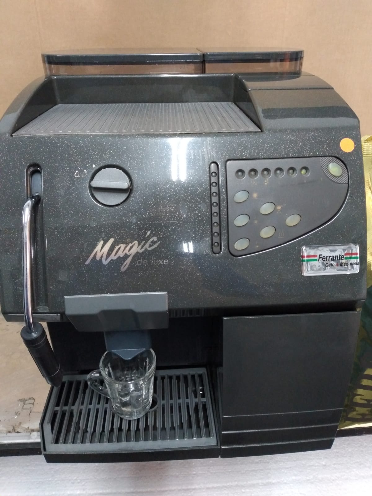 Máquina de Café Expresso Usada (Semi Nova) Saeco Magic de Luxe - 110V