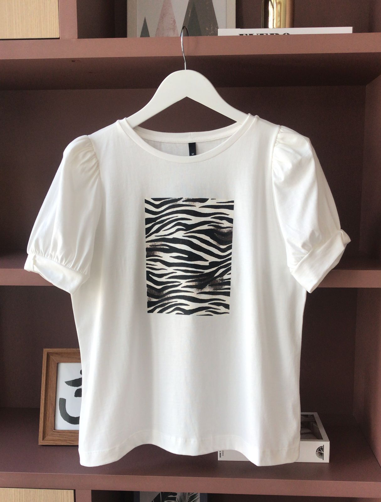 Blusa T-Shirt Lux 100% Algodão Detalhe Estampa Zebra