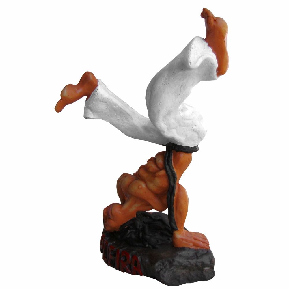 Boneco lutador capoeira decoração estátua.