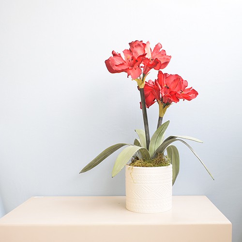 Arranjo de Flor Artificial Vermelha no Vaso Branco | Formosinha