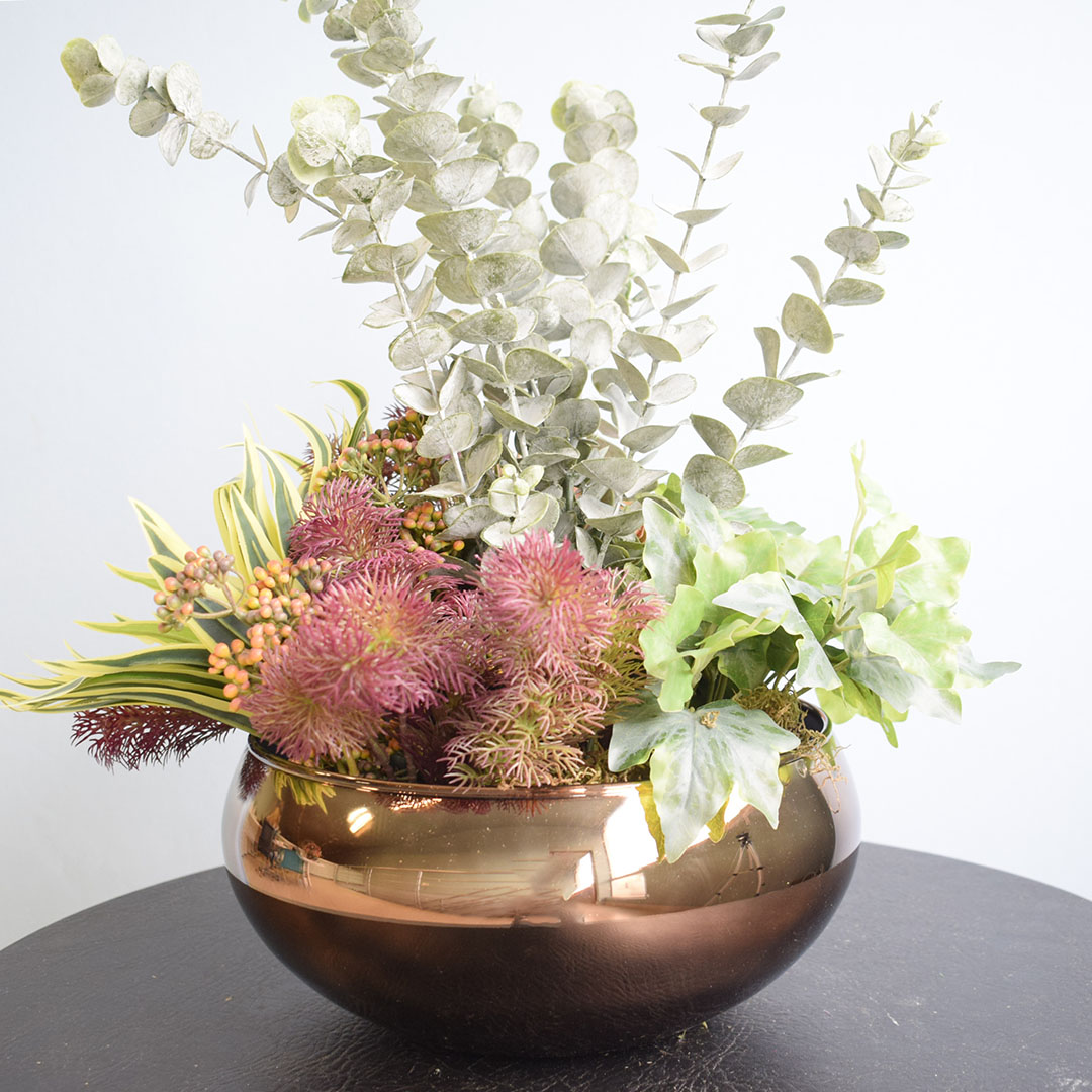 Arranjo Artificial de Flores e Folhagens no Vaso Bronze | Formosinha