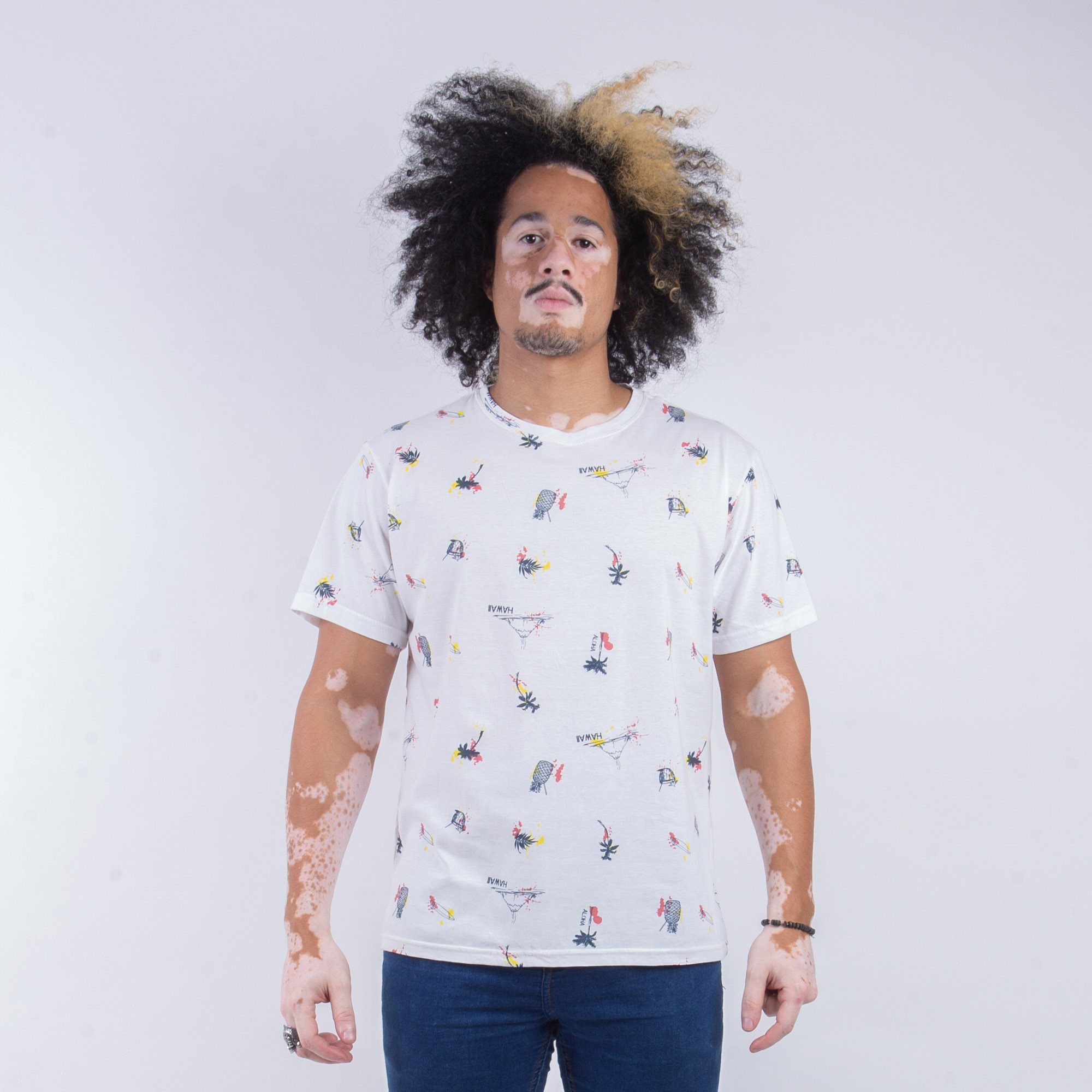 Camiseta Masculina Off White Estampa Havaí
