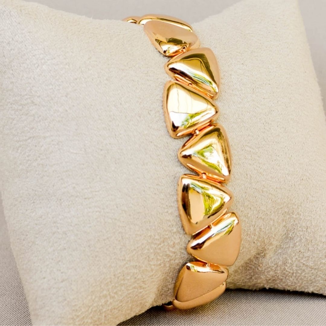 Pulseira / Bracelete Lisa Dourada com Triângulos e fecho Trava