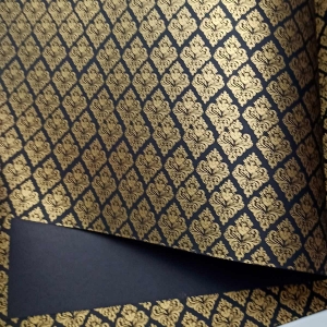 Papel Arabesco Preto com Dourado - Tam. A4 - 180g/m² 25 folhas
