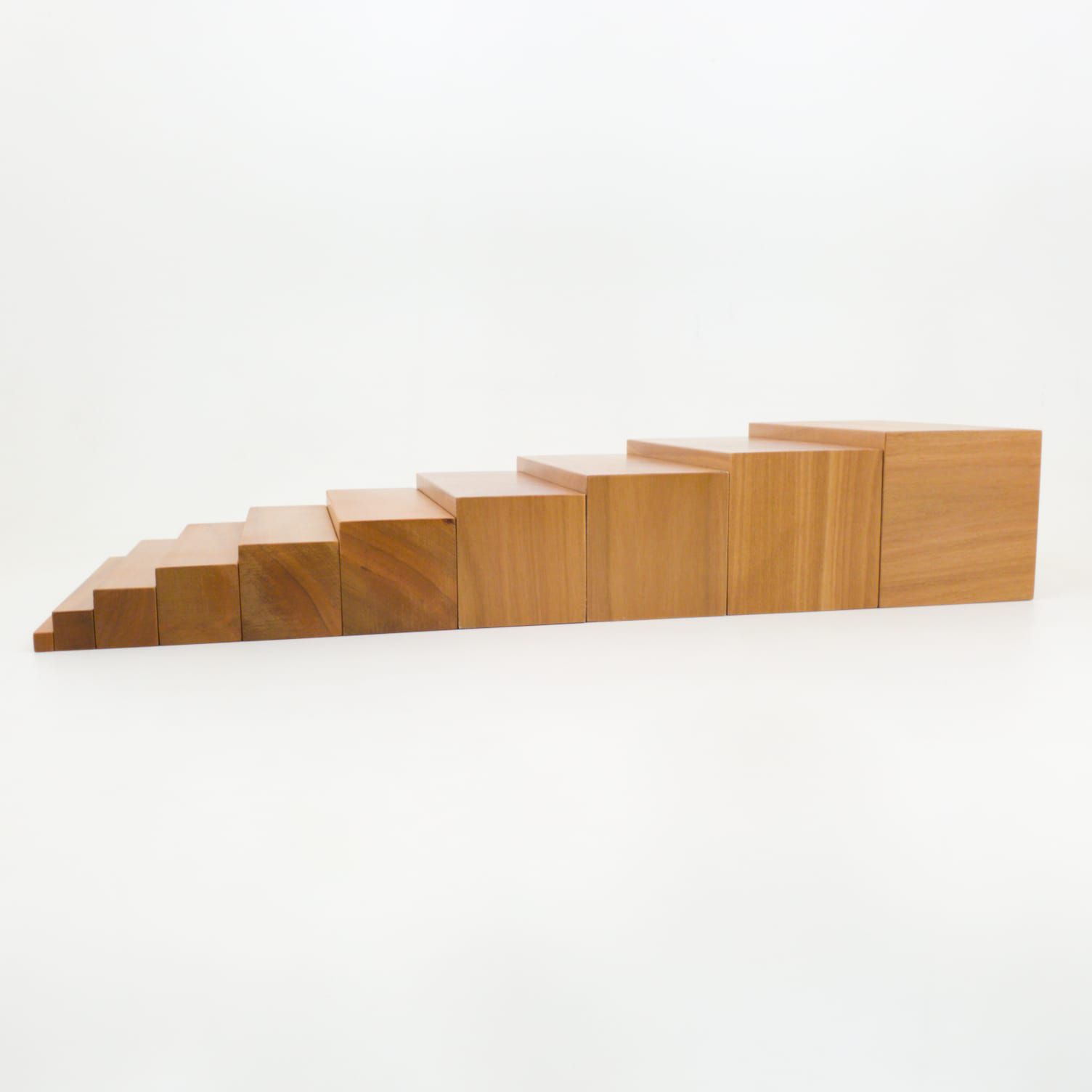 Escada Marrom Montessori