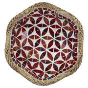 Prato Redondo com Mosaico Vermelho em Vidro e Bordas em Rattan ( 30 cm )