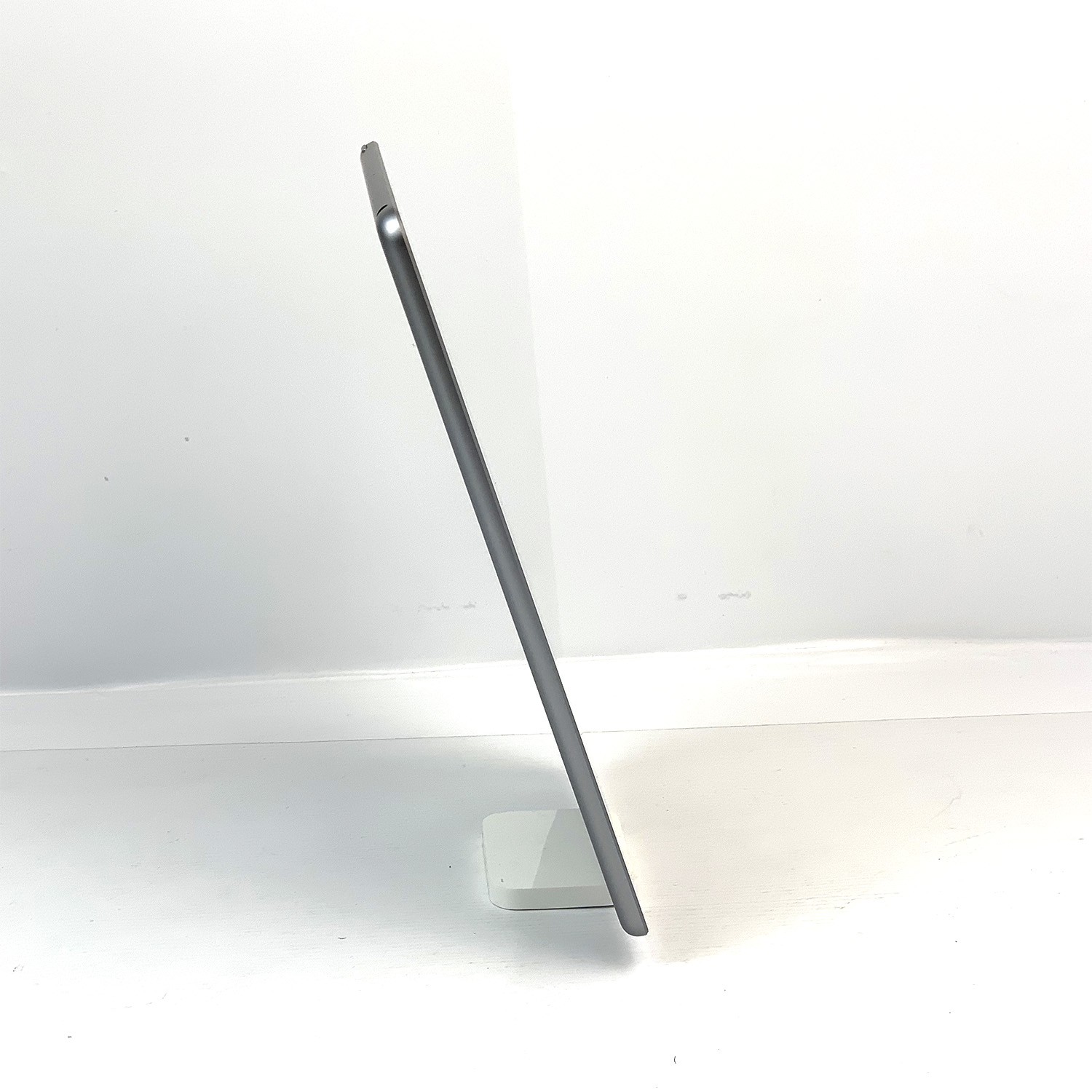 iPad 9,7" 6a geração Space Gray 32GB MR702LL/A Seminovo