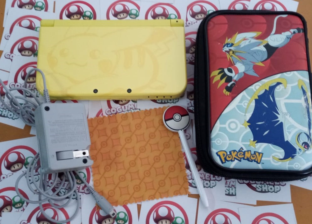 Console Nintendo New 3DS XL Pikachu Yellow Edition - Nintendo 3DS - Usado