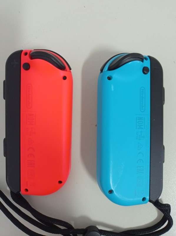 Controle Nintendo Joy-con Neon Azul / Vermelho - USADO - Nintendo Switch
