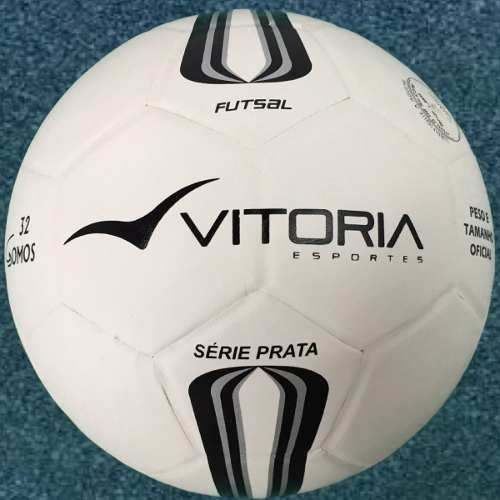 Bola Barata Futsal Vitoria Of Pt Maxi 500 Kit Com 4 Unidades  - Vitoria Esportes