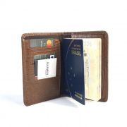 Porta Passaporte e Cartões de Couro Marrom Bambu | HAMISH