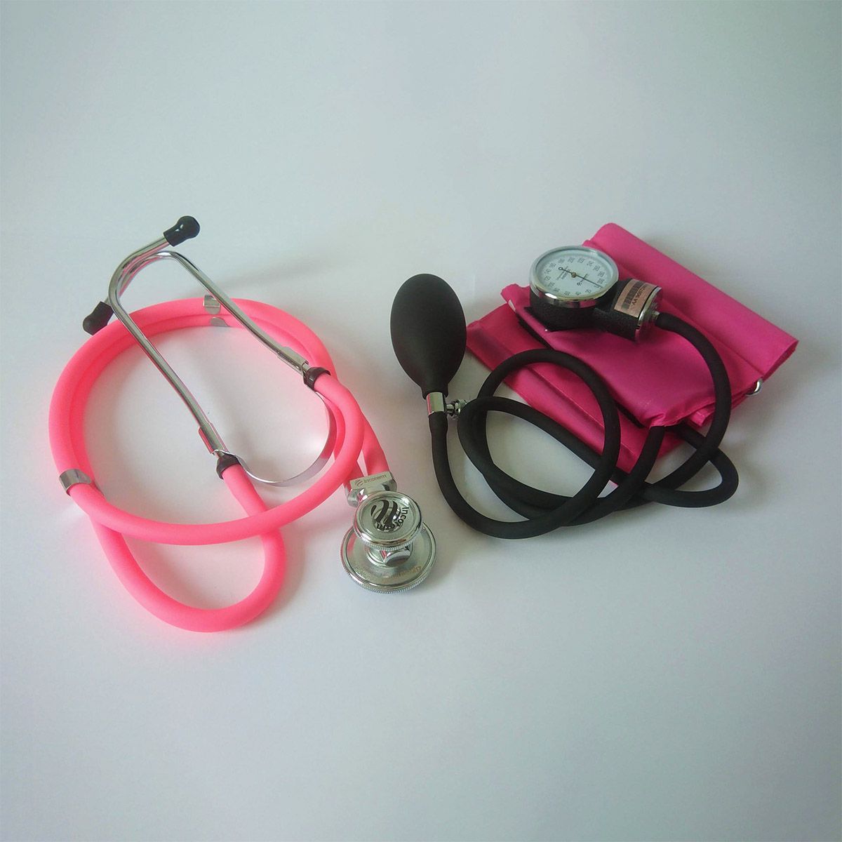 Estetoscopio e esfigmomanometro Pink