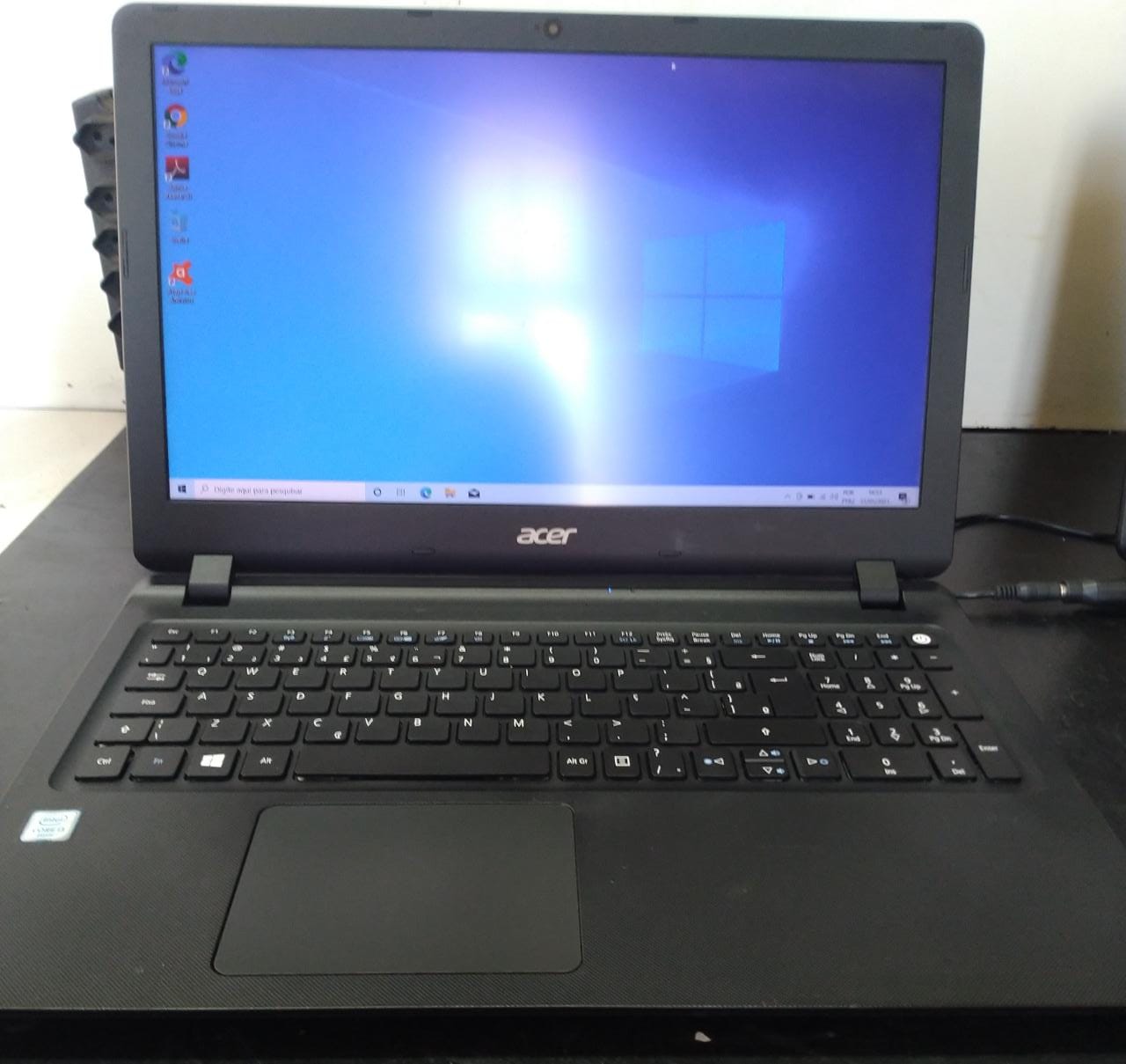 Notebook Acer ES1-572 i3 / 8GB RAM / 120GB SSD