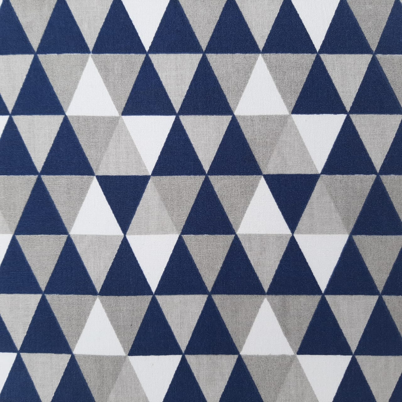 Folha de Eva Com Tecido Triângulos Cinza E Azul 40x30 cm