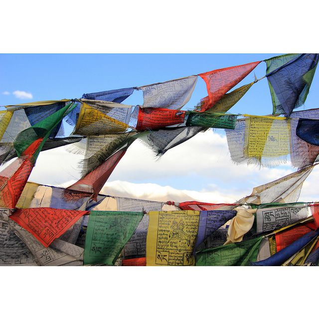 Cordão com Bandeirinhas Tibetanas M (14cm)