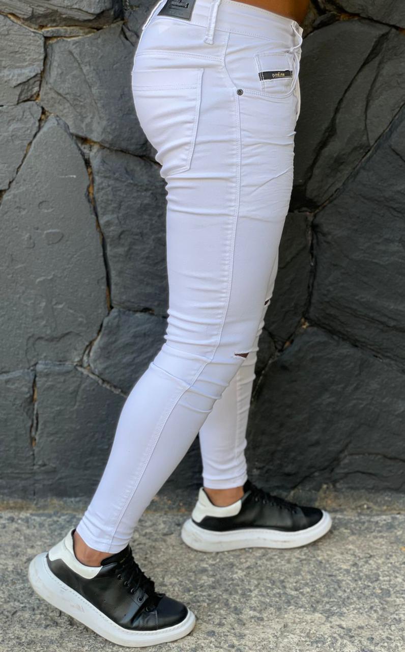 Calça Codi Jeans Skinny Branca Rasgos No Joelho J2  - Harpia Moda - Moda Masculina & Acessórios