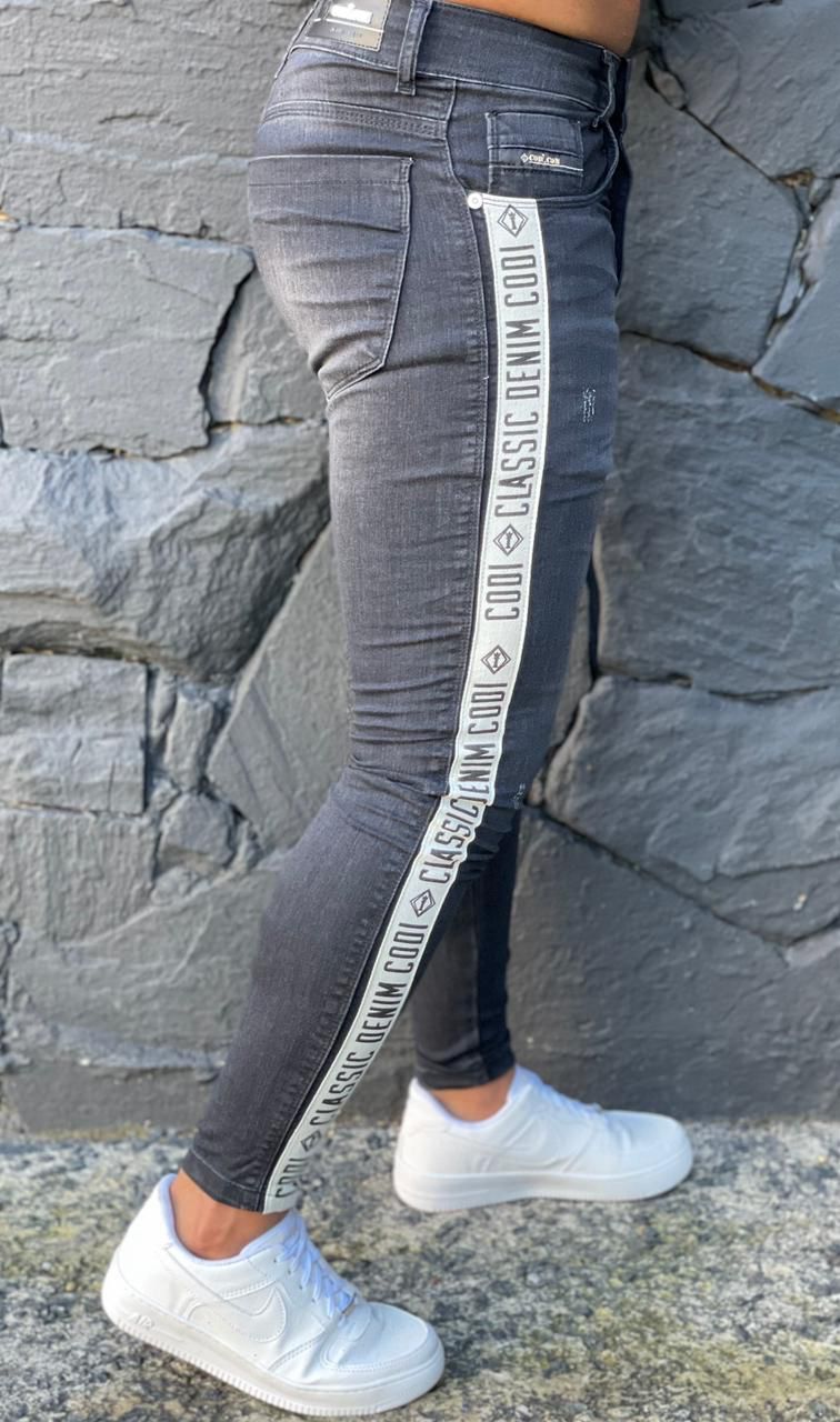 Calça Codi Jeans Skinny Cinza Detalhes Faixa Lateral F1 - Harpia Moda - Moda Masculina & Acessórios