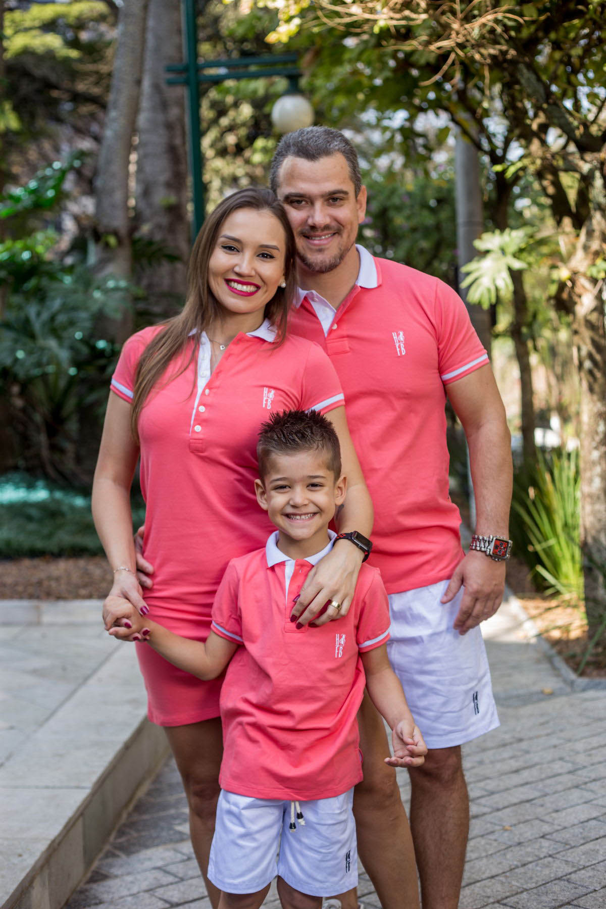 COMBO - PAIS E FILHOS > Kit 5 peças Camisas ou Body Polo + Vestido Rosa Salmão Premium + Bermudas Pai e Filho