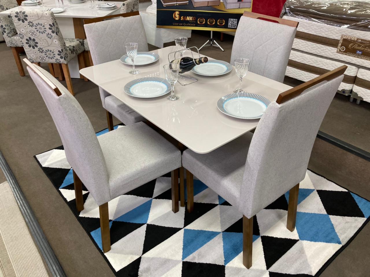 Sala de Jantar Mesa Málaga com 4 Cadeiras Luxxor